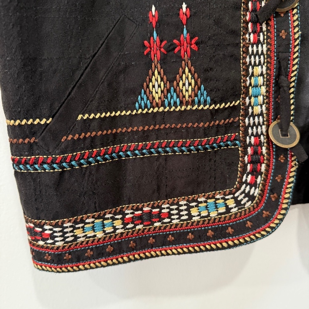 Graff Southwestern Style Black Vest with Colorful Embroidery Size M - Picture 4 of 17
